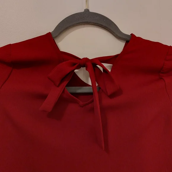 🌟 Bell sleeve burgundy blouse - Picture 5 of 6